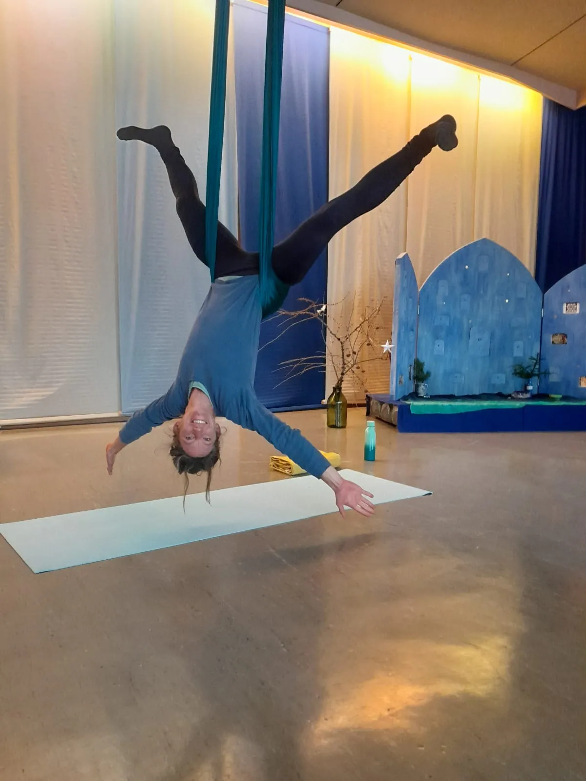 Aerial Yoga im Tuch